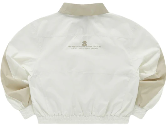 (W) FILA Fusion Jaket Olahraga Kasual Utilitas Tenun Putih. T11W331703FWT Lookbook (W) FILA Fusion Jaket Olahraga Kasual Utilitas Tenun Putih. T11W331703FWT