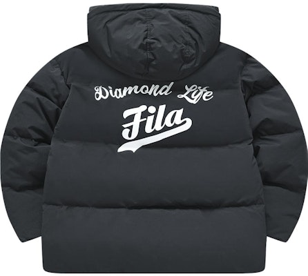 (W) FILA FUSION 2023冬季黑色連帽羽絨外套-保暖時尚。 T11W342911FBK Lookbook (W) FILA FUSION 2023冬季黑色連帽羽絨外套-保暖時尚。 T11W342911FBK