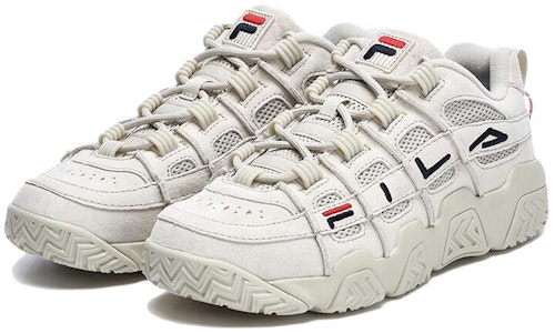 FILA FUSION斐乐潮牌 ADE BARRICADE 防滑耐磨 低筒 运动休閒鞋 女款 燕麦色 Lookbook FILA FUSION斐乐潮牌 ADE BARRICADE 防滑耐磨 低筒 运动休閒鞋 女款 燕麦色