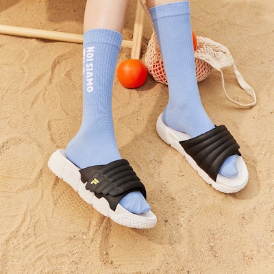 (W) Sandal FILA FUSION BARRICADE 'Hitam Putih' T12W321507F-BB 1