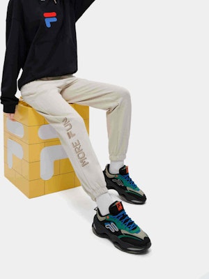 (W) Sneakers FILA FUSION Bianco 2 'Hitam Hijau Biru' T12W311103FBF Sizing (W) Sneakers FILA FUSION Bianco 2 'Hitam Hijau Biru' T12W311103FBF