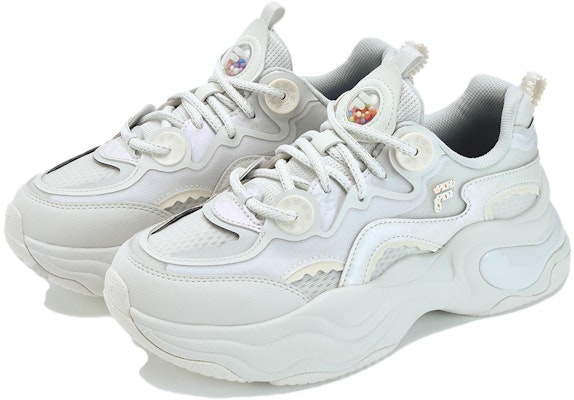 (W) FILA FUSION Bubble Sneakers 'Biru Muda' T12W321305FBI Lookbook (W) FILA FUSION Bubble Sneakers 'Biru Muda' T12W321305FBI