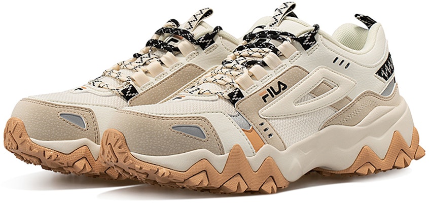 FILA FUSION斐乐潮牌 Fellow 復古跑鞋 低幫 運動休閒鞋 女款 燕麥色 Lookbook FILA FUSION斐乐潮牌 Fellow 復古跑鞋 低幫 運動休閒鞋 女款 燕麥色