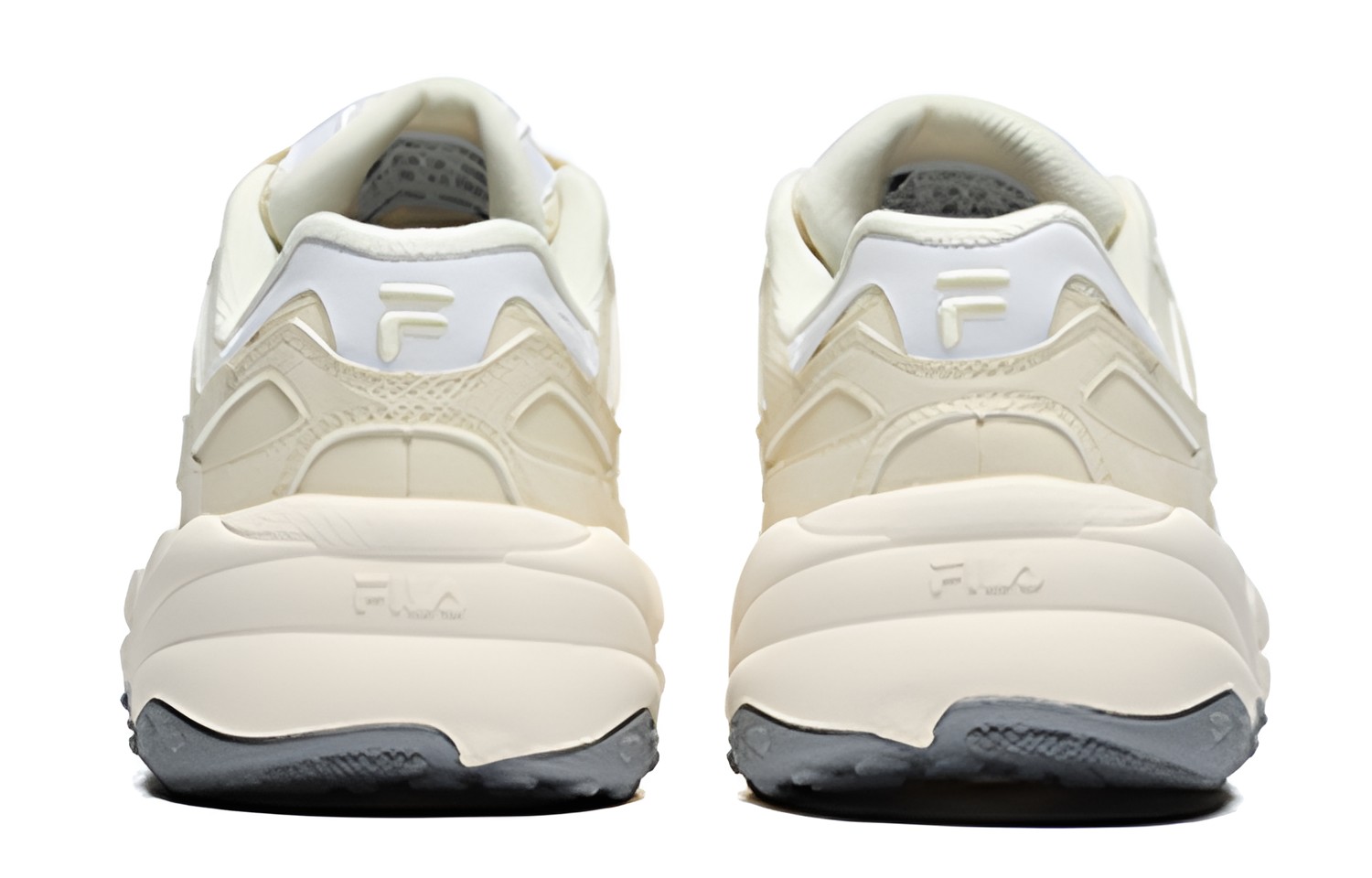 Shop (W) FILA FUSION フラッシュ スニーカー (クリームホワイト) T12W231117FAW