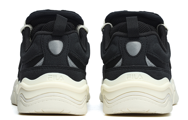 Shop FILA FUSION斐樂潮牌 Kick 時尚潮流休閒 低幫 板鞋 女款 黑灰