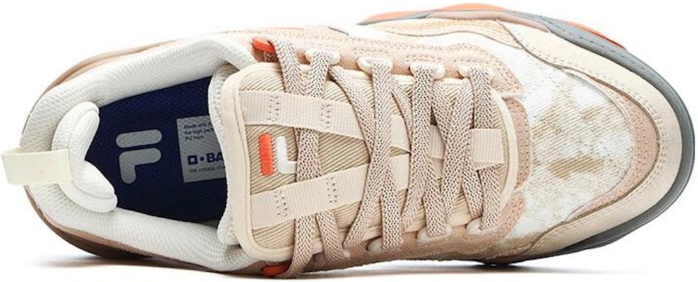 (W) 斐乐 FUSION 棕白橙色运动鞋 T12W312201FTA Lookbook (W) 斐乐 FUSION 棕白橙色运动鞋 T12W312201FTA