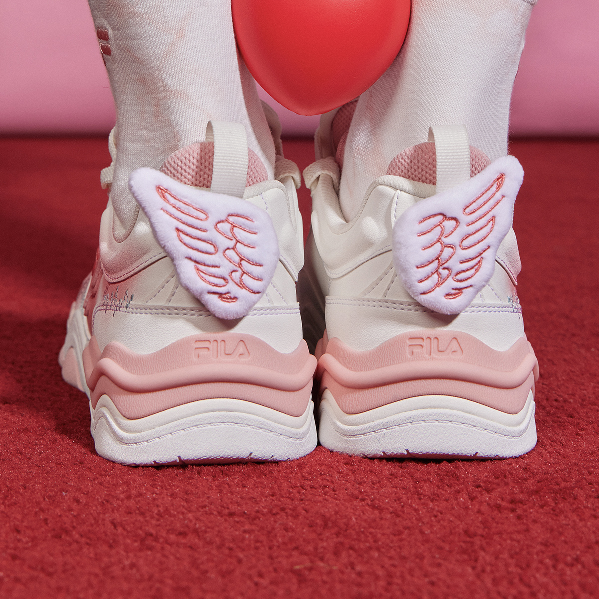 Cheap FILA FUSION斐樂潮牌 KICK 防滑耐磨輕便 低筒 球鞋 女款 白粉