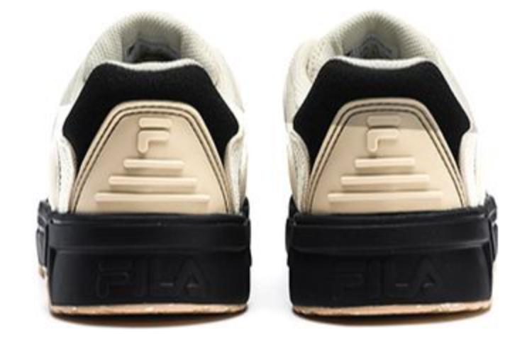 Shop FILA FUSION斐樂潮牌 舒適耐磨輕便 低幫 板鞋 女款 黑白色