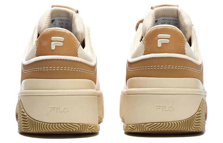 Shop (W) FILA FUSION スタック スケシュー (ベージュブラウン) T12W312203FBT