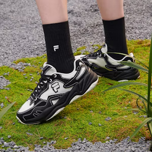 (W) FILA FUSION FLASH (ブラック/ホワイト) T12W331103FPB Sizing (W) FILA FUSION FLASH (ブラック/ホワイト) T12W331103FPB