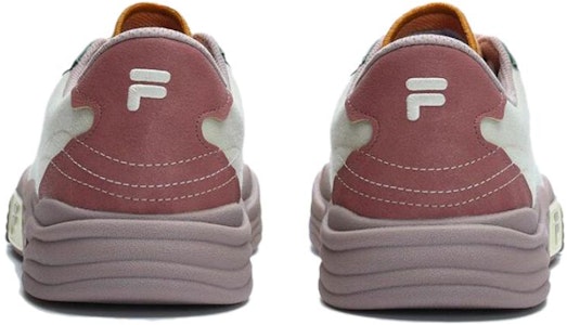 FILA FUSION斐樂潮牌 POP II 防滑耐磨 低幫 帆布鞋 女款 米棕 Shop FILA FUSION斐樂潮牌 POP II 防滑耐磨 低幫 帆布鞋 女款 米棕