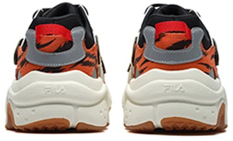(W) FILA FUSION Raccoon CNY Sepatu 'Putih Oranye' T12W217316FBG Shop (W) FILA FUSION Raccoon CNY Sepatu 'Putih Oranye' T12W217316FBG