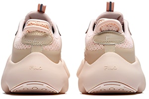Fila Fusion 斐樂潮牌 Ray 3 運動休閒鞋 女款 桃色 Shop Fila Fusion 斐樂潮牌 Ray 3 運動休閒鞋 女款 桃色