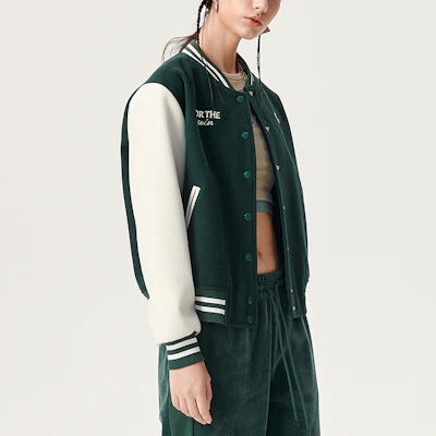 (W) Chaqueta Béisbol FILA FUSION Retro Logo Verde Isla Profunda Colorblock. T11W142501F-GN Details for (W) Chaqueta Béisbol FILA FUSION Retro Logo Verde Isla Profunda Colorblock. T11W142501F-GN