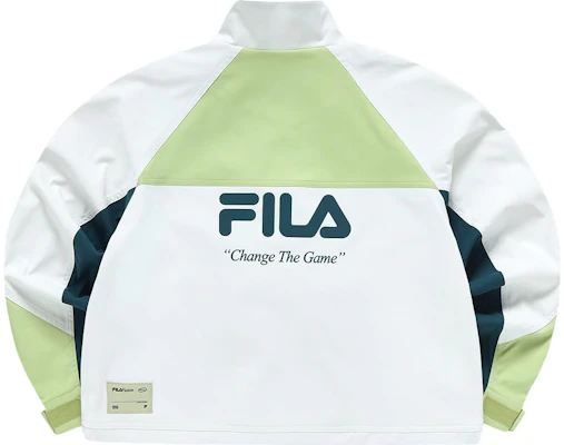 (W) FILA Fusion 復古多口袋戶外外套 - 米白 T11W311710F-WT Lookbook (W) FILA Fusion 復古多口袋戶外外套 - 米白 T11W311710F-WT