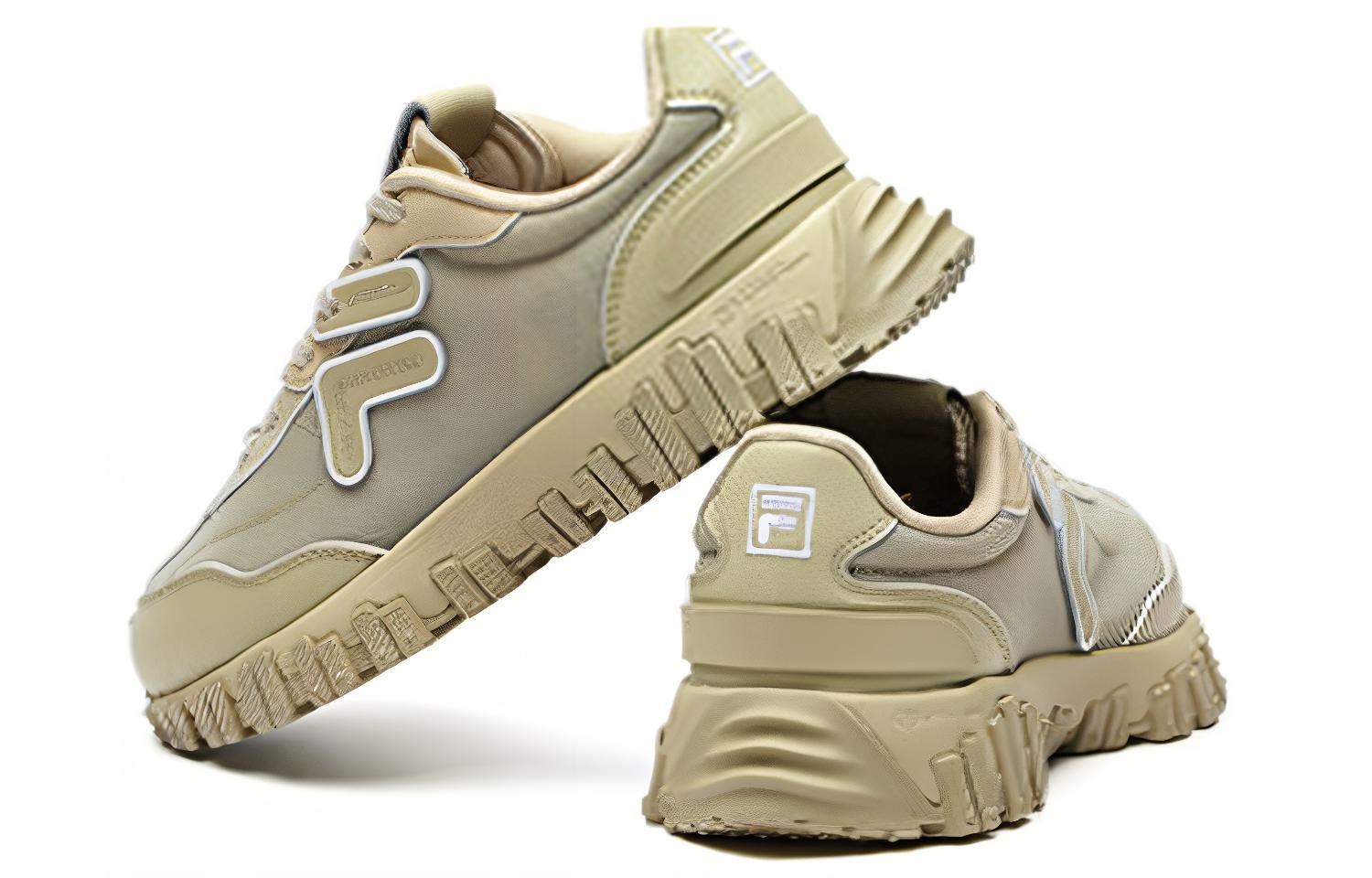 Shop Fila Fusion 斐樂潮牌 低筒老爹鞋 女款 砂色