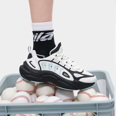 (W) Sneakers FILA FUSION SKY TRAIL DX 'Putih Hitam' T12W331601FSB Details for (W) Sneakers FILA FUSION SKY TRAIL DX 'Putih Hitam' T12W331601FSB