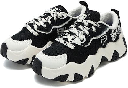(W) Sneakers FILA FUSION STARFISH-CVS 'Hitam Putih' T12W321302FBW Lookbook (W) Sneakers FILA FUSION STARFISH-CVS 'Hitam Putih' T12W321302FBW