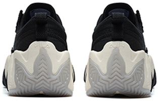 (W) 斐乐FUSION海星黑白色帆布运动鞋 T12W227322FBW Shop (W) 斐乐FUSION海星黑白色帆布运动鞋 T12W227322FBW