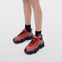 (W) Kasur Fila Fusion Tenacity x BEP 'Oren Kelabu Hitam' Sneakers T12W334101FOB Sizing (W) Kasur Fila Fusion Tenacity x BEP 'Oren Kelabu Hitam' Sneakers T12W334101FOB