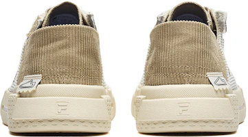 Shop (W) FILA Fusion Wallride '米色浅棕' 运动鞋 T12W242103FOI