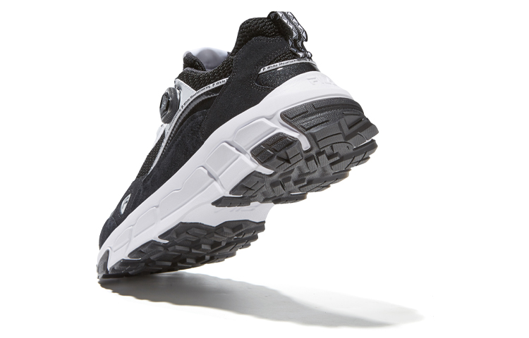 Purchase Fila Fusion 斐樂潮牌 x White Mountaineering 聯名限量款 C調天型者 Sky Runner 女款 黑白