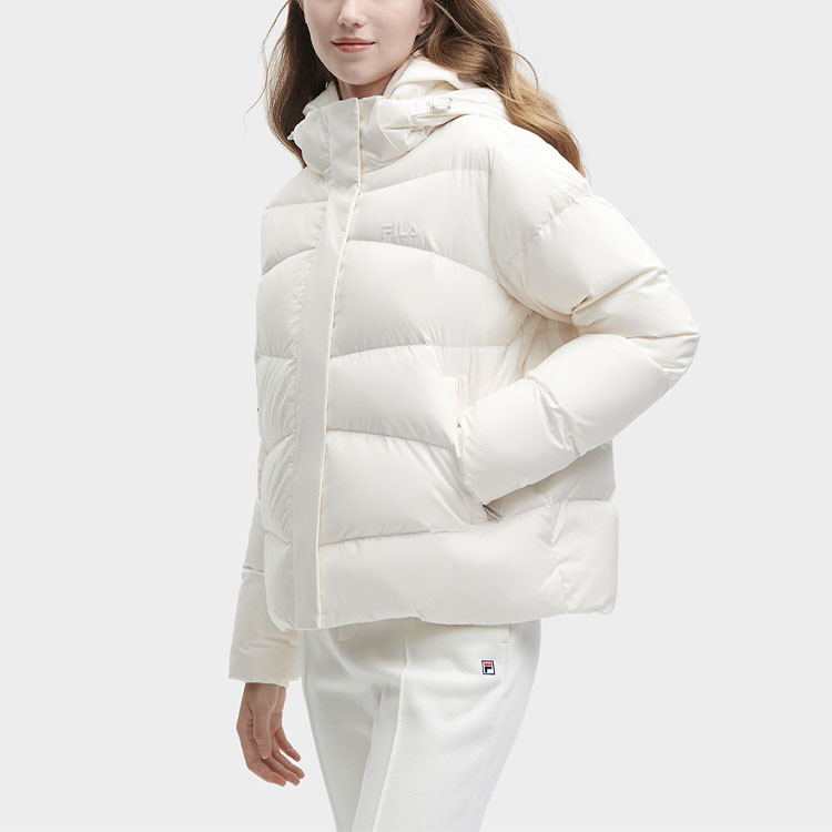 Lookbook (W) FILA Heritage Jaket Hoodie Casual Down Warna Beige Terang. F11W348916F-IV