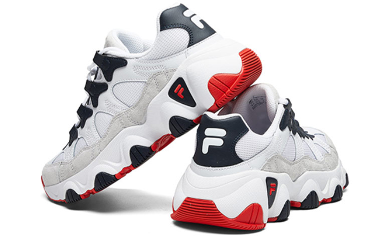 Shop Fila 斐樂 Jagger 復古跑鞋 女款 白紅