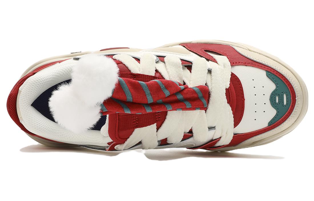 Lookbook FILA斐樂 KICK DX XMAS 減震耐磨 低幫 板鞋 女款 白紅色