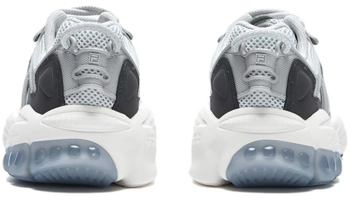 FILA斐樂 Ladder 防滑耐磨 低筒 運動休閒鞋 女款 銀灰色 Lookbook FILA斐樂 Ladder 防滑耐磨 低筒 運動休閒鞋 女款 銀灰色