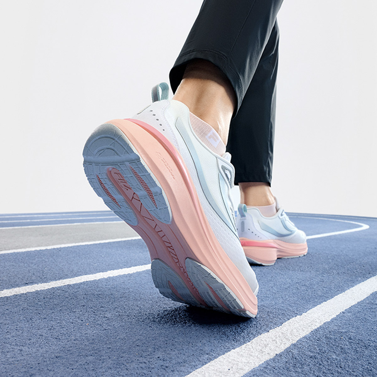 Sizing (W) フィラ ヌヴォレ "白雲" (Shiro-kumo) A12W421116FWT