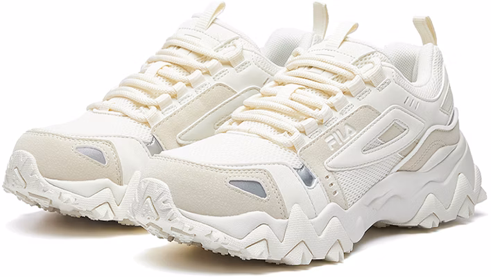 (W) FILA Oakmont Sepatu Running Low-Top Beige F12W031111FSA Lookbook (W) FILA Oakmont Sepatu Running Low-Top Beige F12W031111FSA