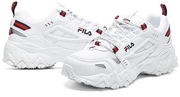 (W) Sepatu Lari FILA Oakmont Low Putih/Hitam/Merah F12W011115AWT Shop (W) Sepatu Lari FILA Oakmont Low Putih/Hitam/Merah F12W011115AWT