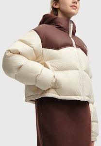 (W) FILA ORIGINALE Jaket Down Tahan Angin Logo Colorblock Beige. F51W349901F-BG Details for (W) FILA ORIGINALE Jaket Down Tahan Angin Logo Colorblock Beige. F51W349901F-BG