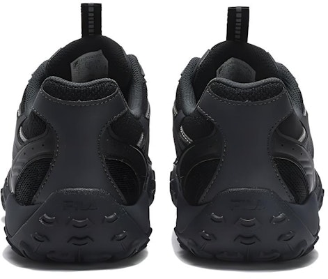 FILA斐樂 PEBBLE 舒適百搭減震防滑 低筒 休閒跑步鞋 女款 黑色 Shop FILA斐樂 PEBBLE 舒適百搭減震防滑 低筒 休閒跑步鞋 女款 黑色