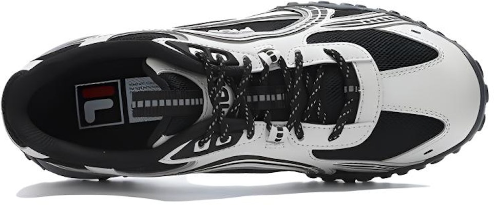 FILA斐樂 PEBBLE 舒適百搭減震耐磨 低筒 休閒跑步鞋 女款 灰黑 Lookbook FILA斐樂 PEBBLE 舒適百搭減震耐磨 低筒 休閒跑步鞋 女款 灰黑