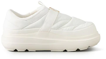 Shop (Women) FILA Puffer Bold Slip-On V2 FS256BT03X003-100