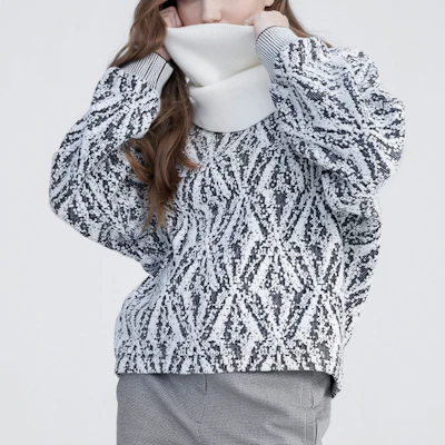 (W) FILA 拼布設計與全版印花圓領套頭衛衣 F11W344203F-ZA Sizing (W) FILA 拼布設計與全版印花圓領套頭衛衣 F11W344203F-ZA