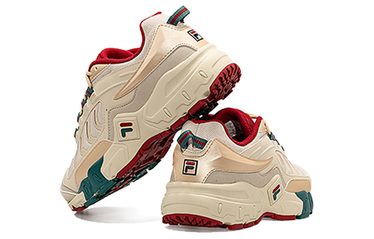 Shop Fila Fusion 斐樂潮牌 復古跑鞋 女款 金紅綠
