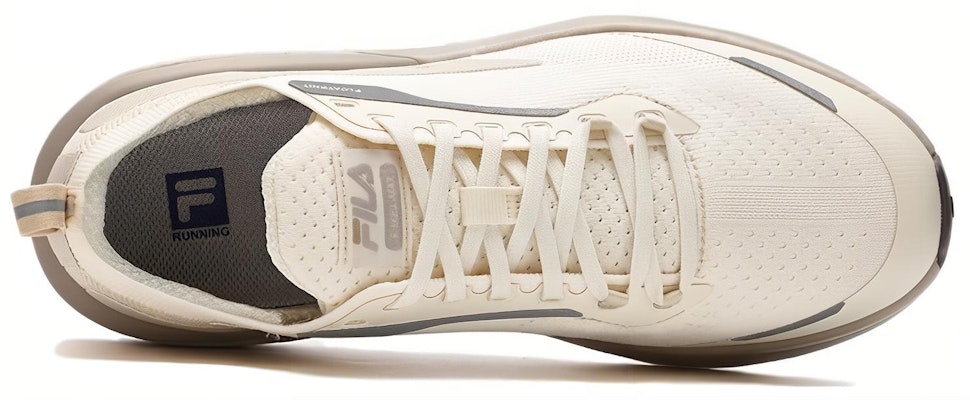 FILA斐樂 Rimba 簡約舒適 減震耐磨 跑步鞋 女款 初雪白 Lookbook FILA斐樂 Rimba 簡約舒適 減震耐磨 跑步鞋 女款 初雪白