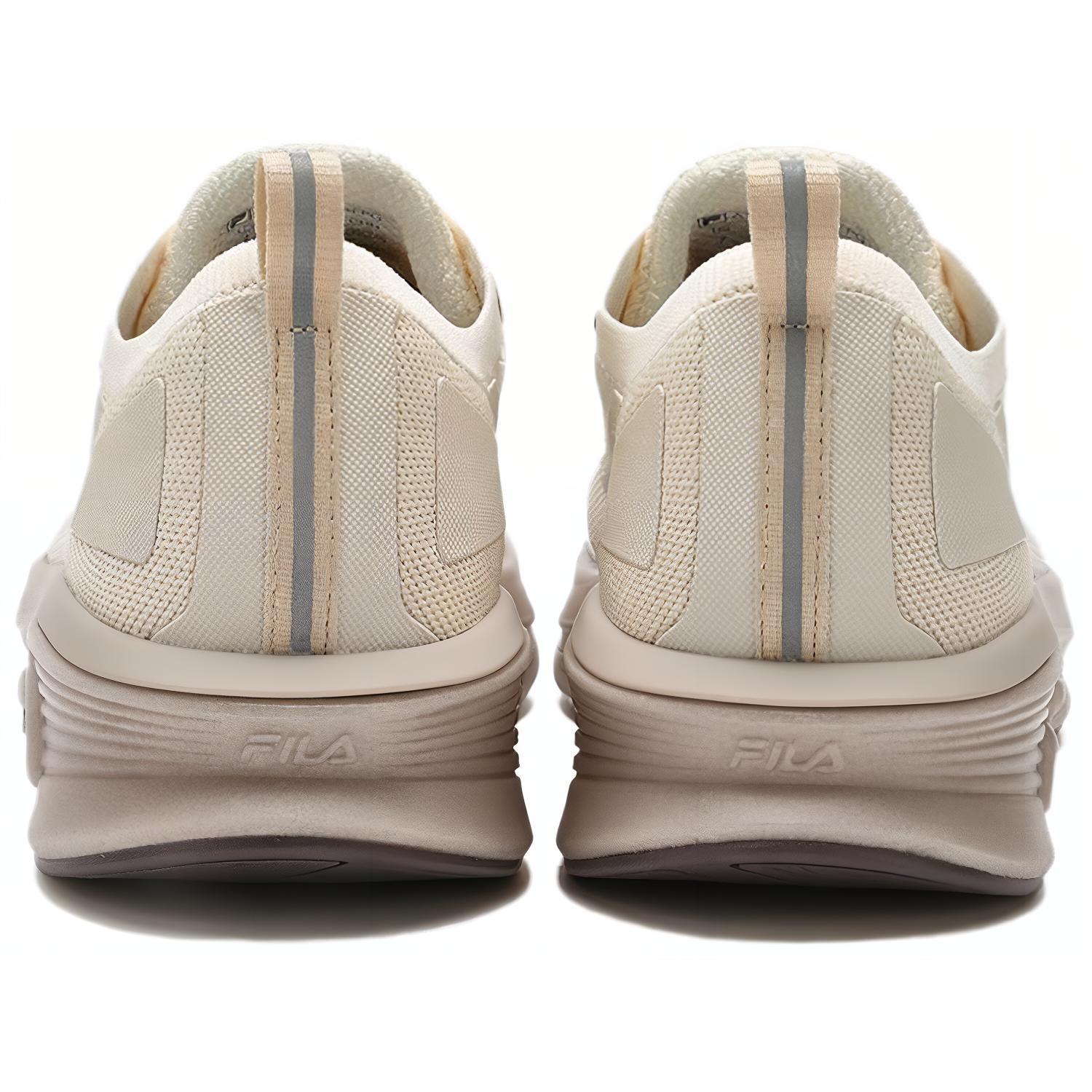 Shop FILA斐樂 Rimba 簡約舒適 減震耐磨 跑步鞋 女款 初雪白