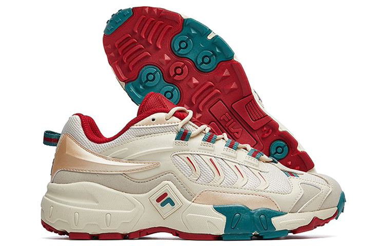 Shop (W) FILA アイボリー ランニングシューズ F12W031127FAG