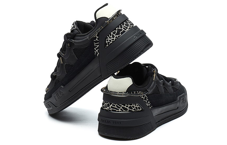 Shop (W) FILA サルト ロー ブラック F12W141225FBK