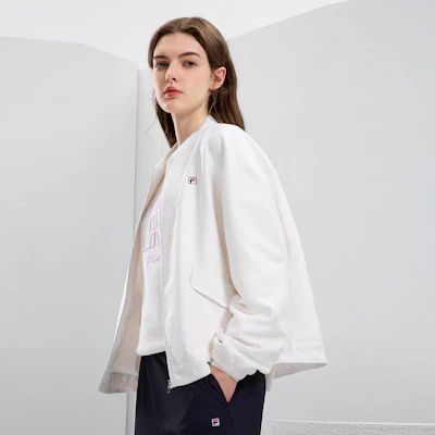(W) Chaqueta Deportiva con Capucha FILA SS23 - Blanco Estándar. F11W331702FWT Details for (W) Chaqueta Deportiva con Capucha FILA SS23 - Blanco Estándar. F11W331702FWT