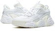 Shop (W) FILA SWARM低帮白色旋纹运动鞋 F12W021213FWT