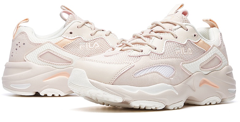 (W) Kasut Lari FILA Tracer Warna Nude 'Putih' F12W021116FLS Lookbook (W) Kasut Lari FILA Tracer Warna Nude 'Putih' F12W021116FLS