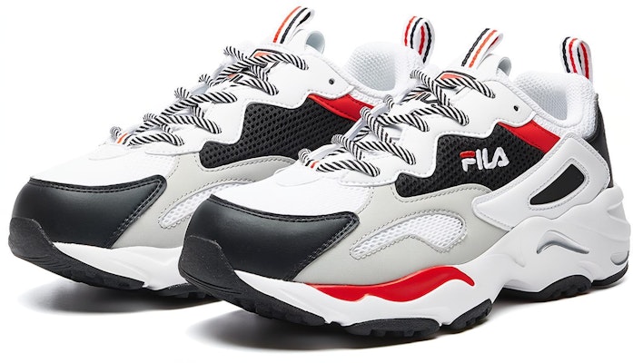 (W) Sepatu Kasual FILA Tracer Series Sol Tebal Retro Hitam F12W021111FBW Lookbook (W) Sepatu Kasual FILA Tracer Series Sol Tebal Retro Hitam F12W021111FBW