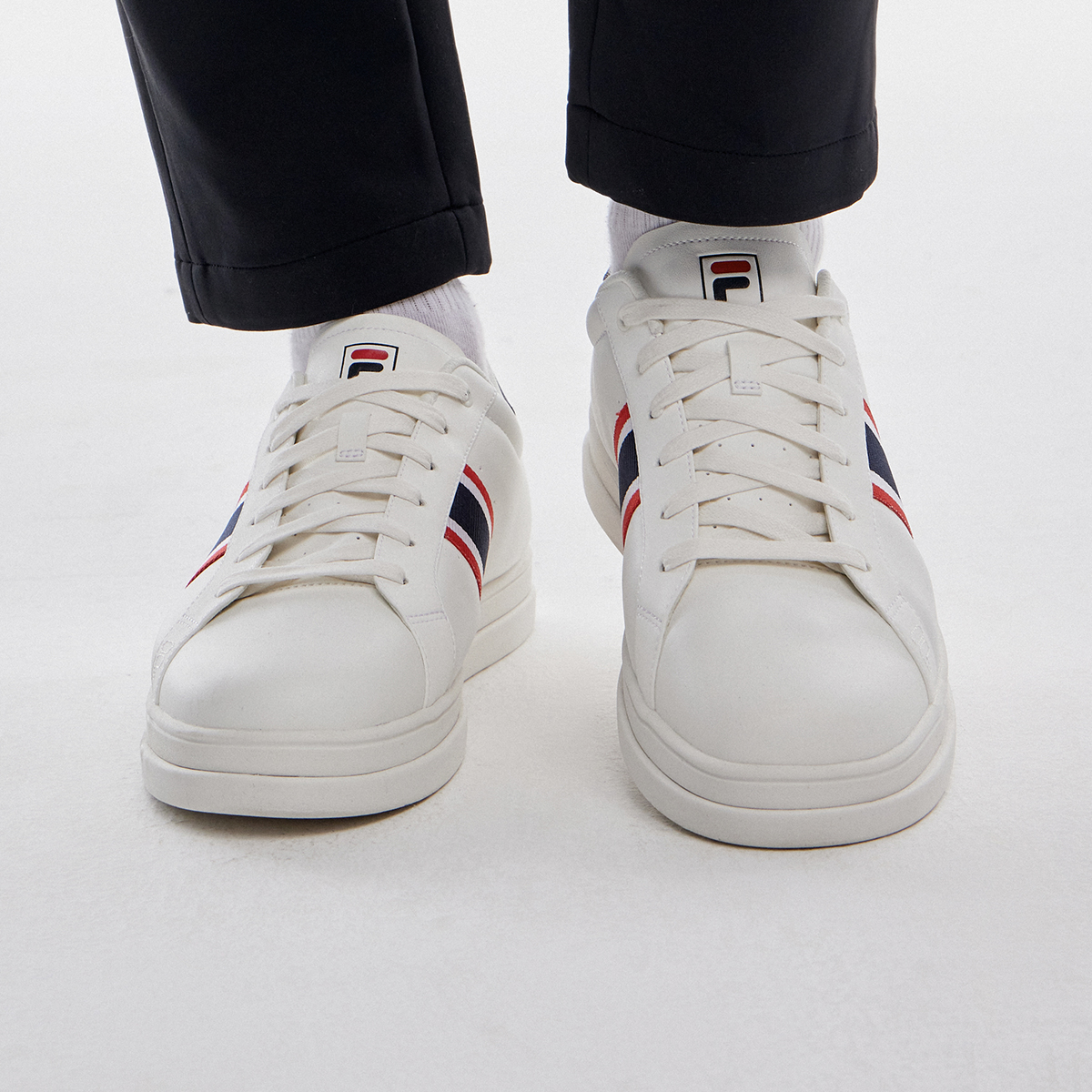 Details for FILA 斐樂VIGOR呼吸板鞋2023春輕便休閒鞋 雪白