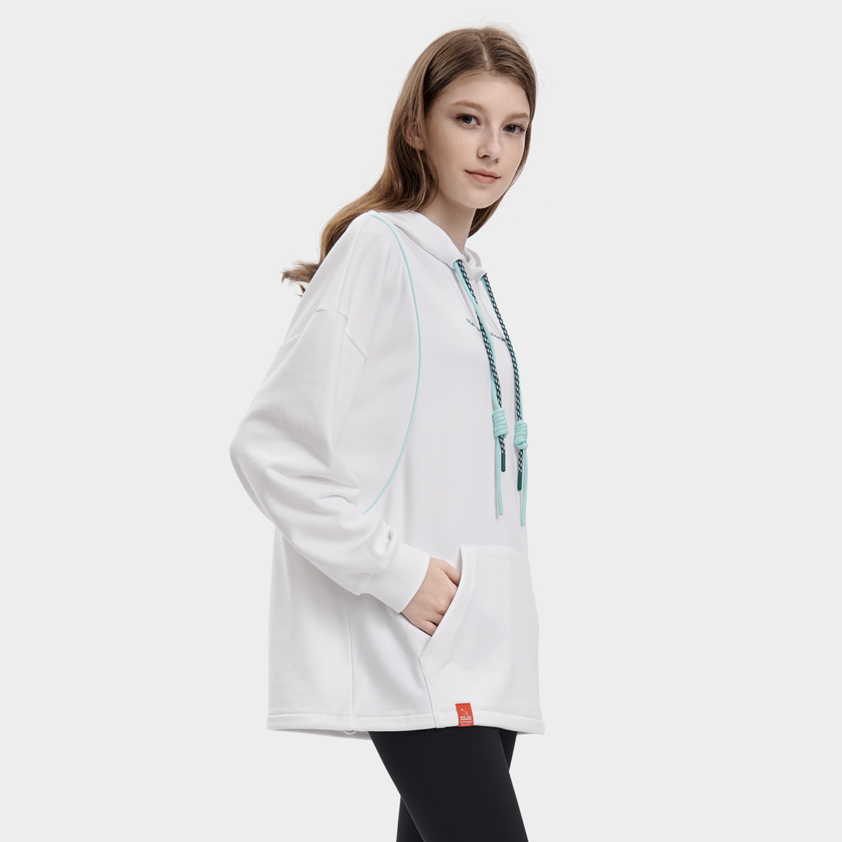 Details for (W) FILA x MAGIC STICK Hoodie Longgar Rajut Putih Standar F11W339202F-WT