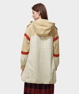 (Women) FILA x Mihara Yasuhiro Colorblock Hooded Windbreaker Beige Khaki. F11W313702F-LK Purchase (Women) FILA x Mihara Yasuhiro Colorblock Hooded Windbreaker Beige Khaki. F11W313702F-LK